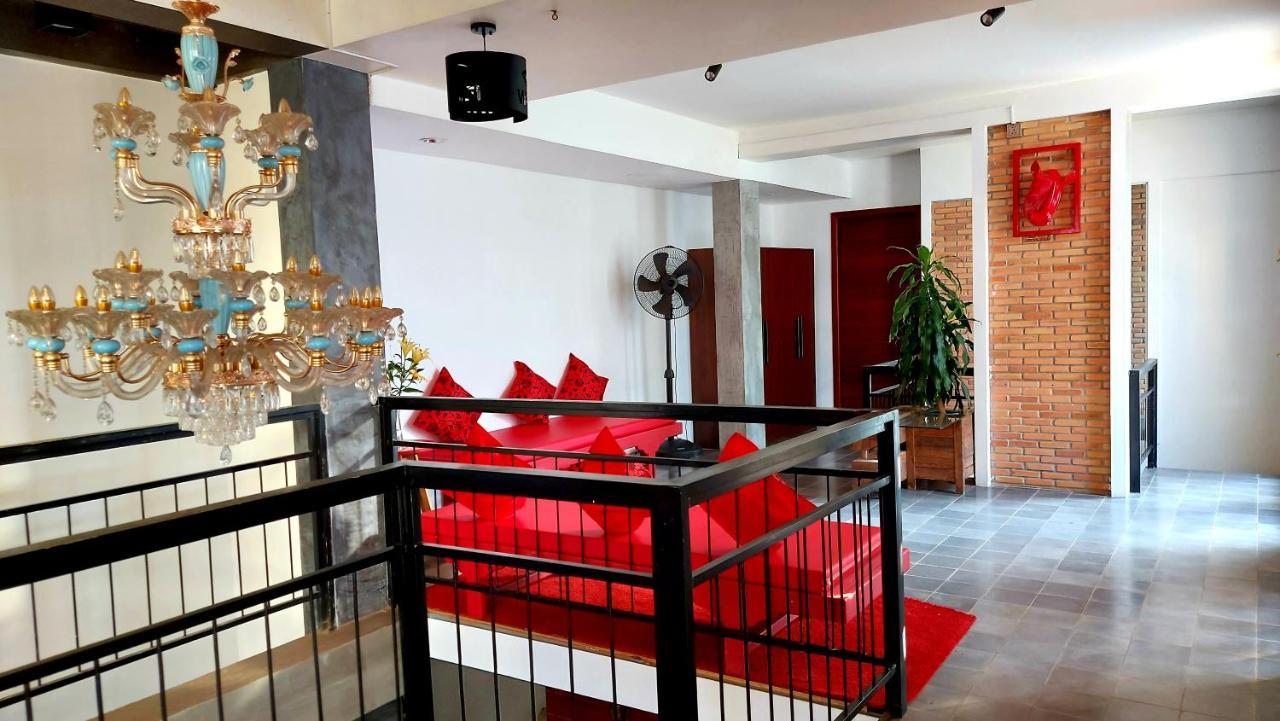 Sok Hotel And Coffee Siem Reap Bagian luar foto