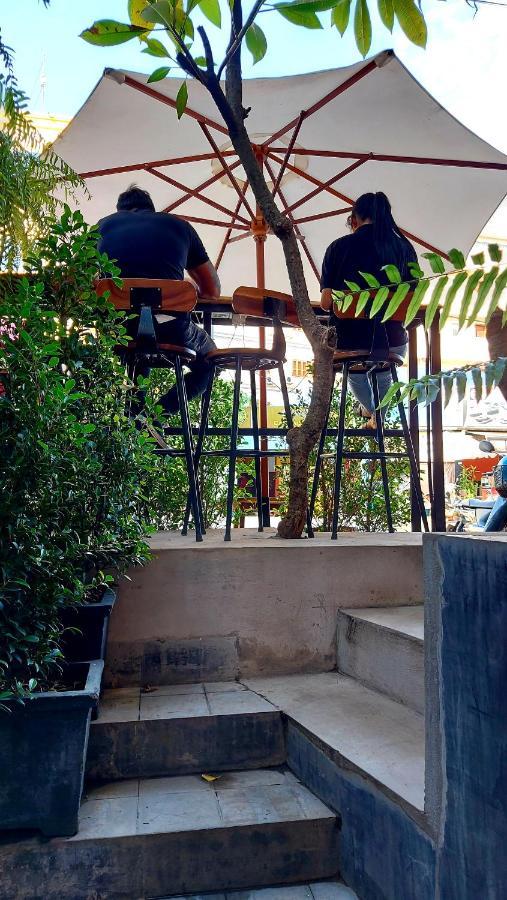 Sok Hotel And Coffee Siem Reap Bagian luar foto